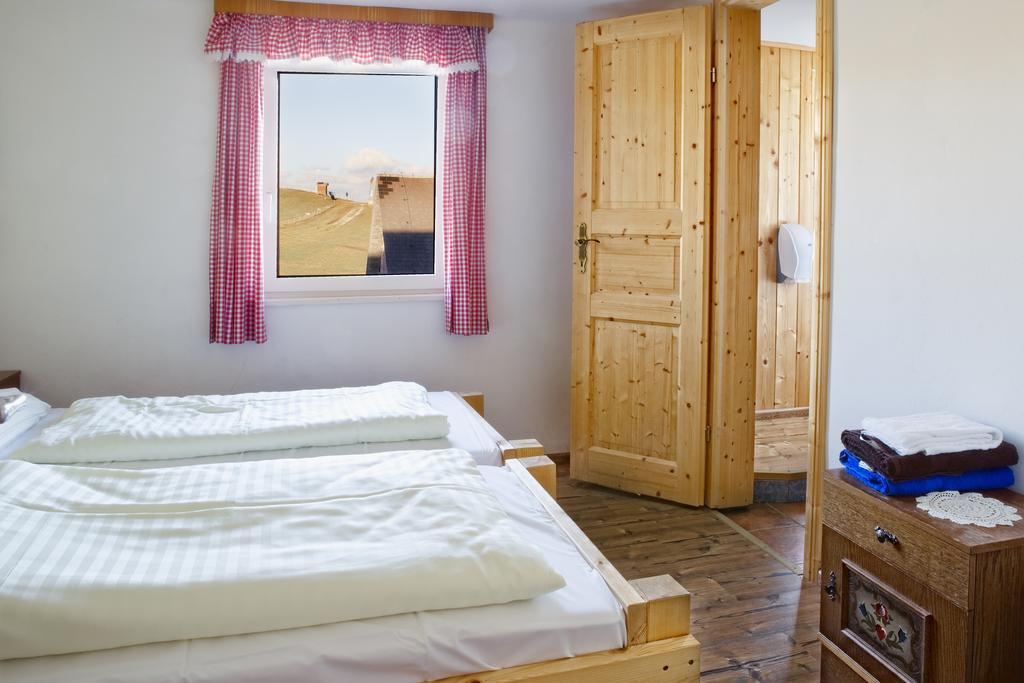 Altes Almhaus Maria Lankowitz Room photo